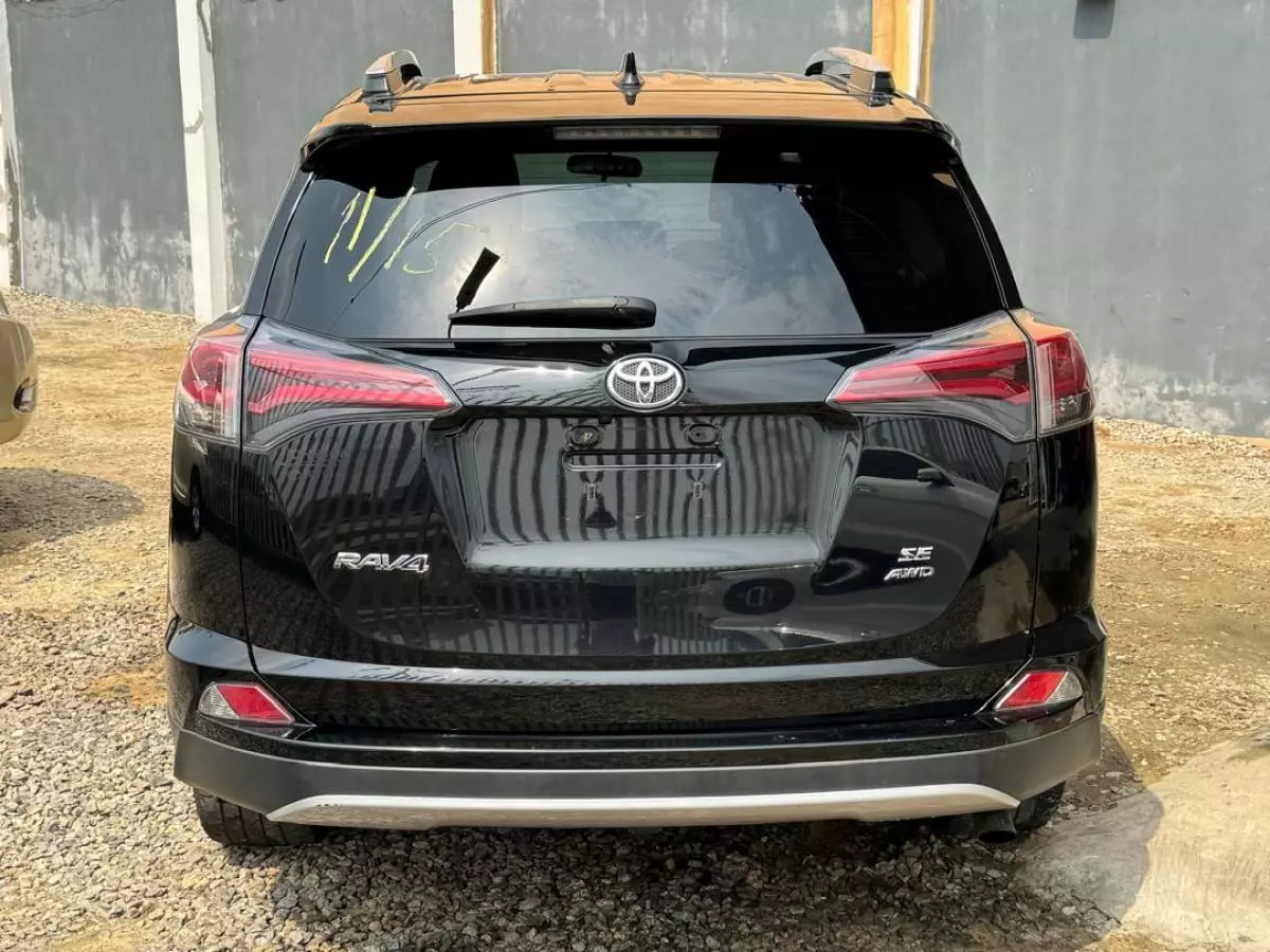 Toyota Rav4   - 2016