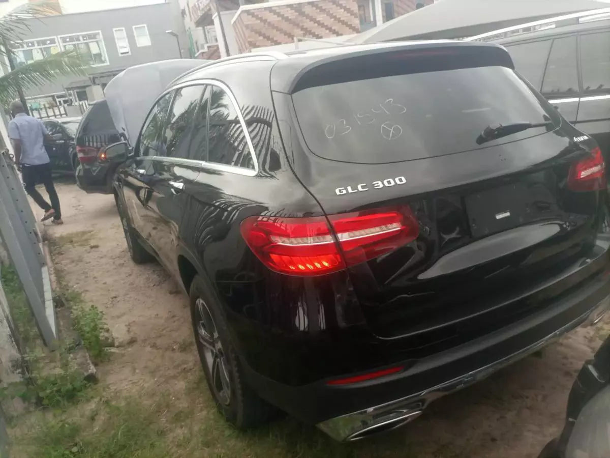 Mercedes-Benz GLC 300   - 2016