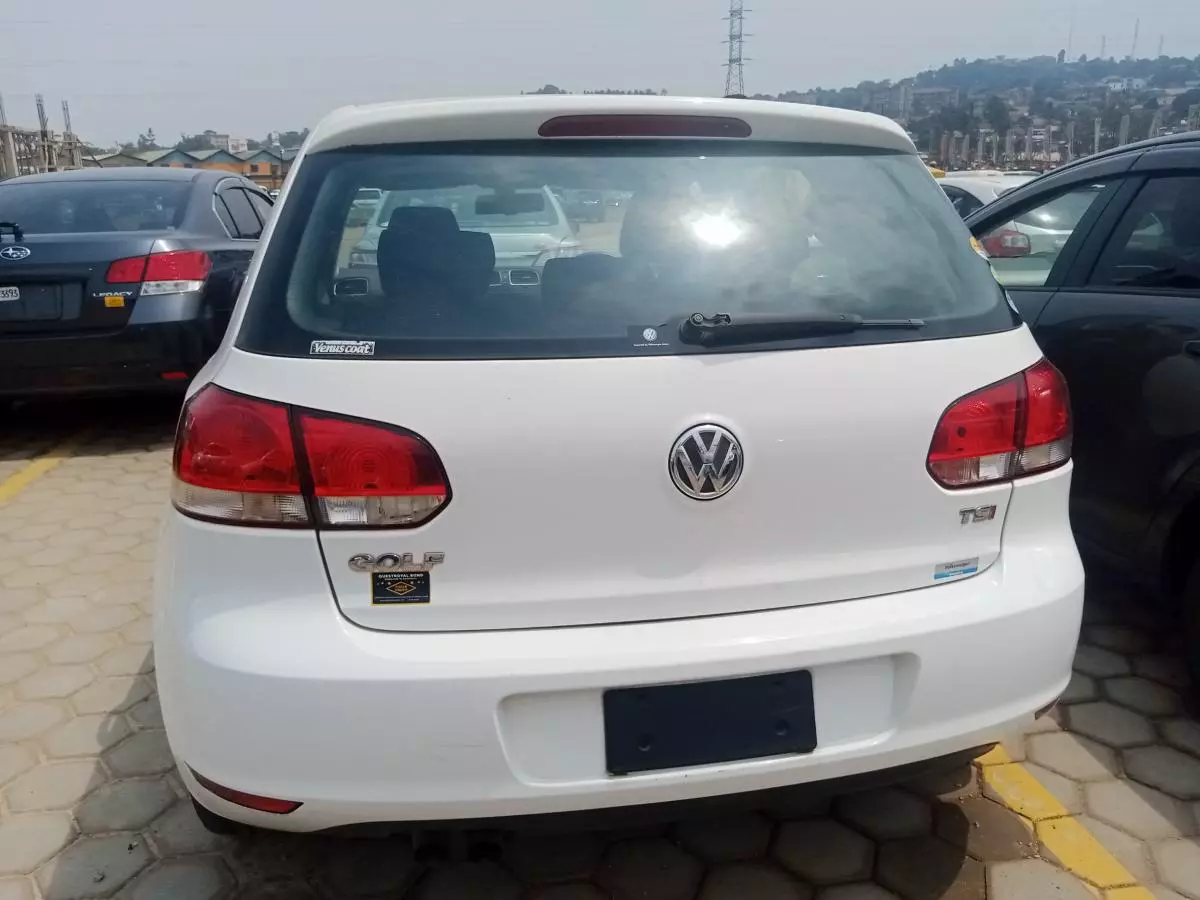 Volkswagen Golf   - 2011