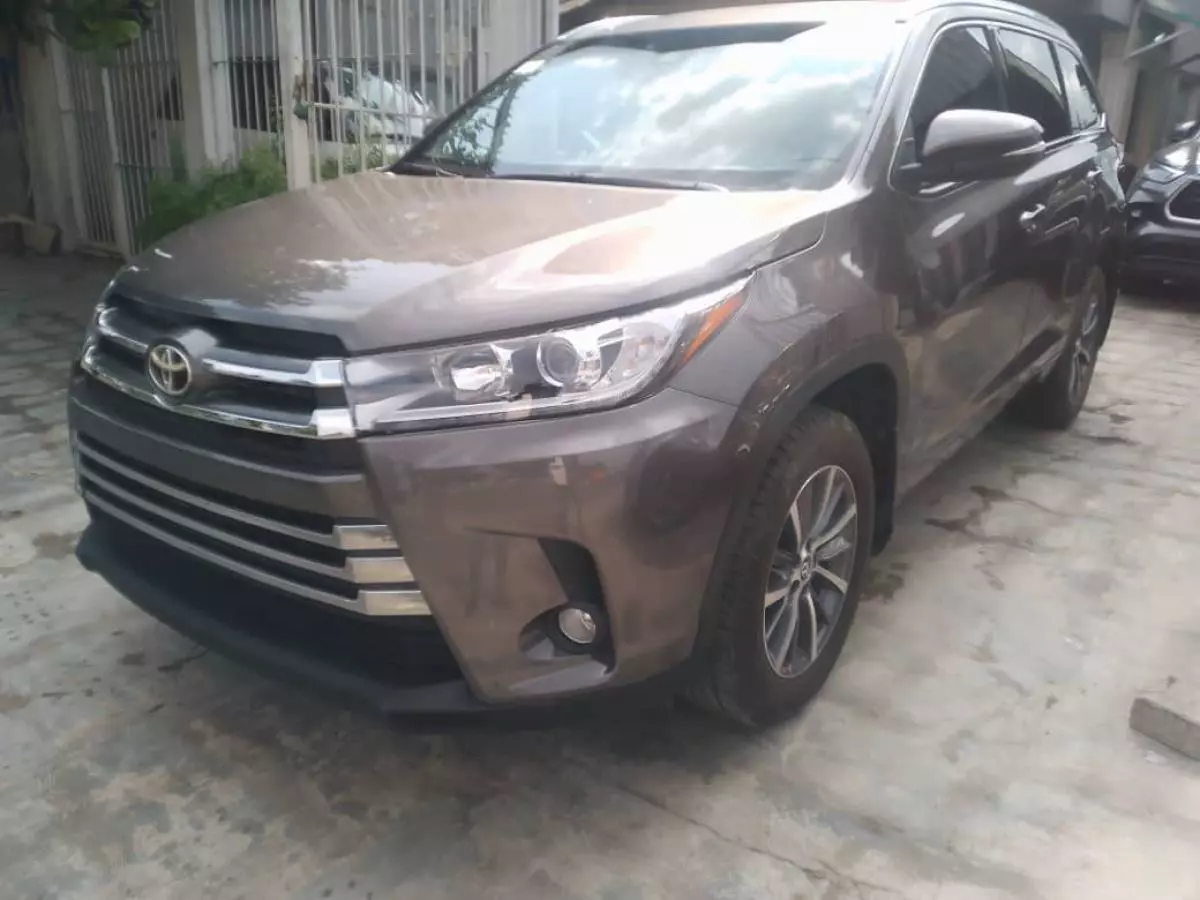 Toyota Highlander   - 2018