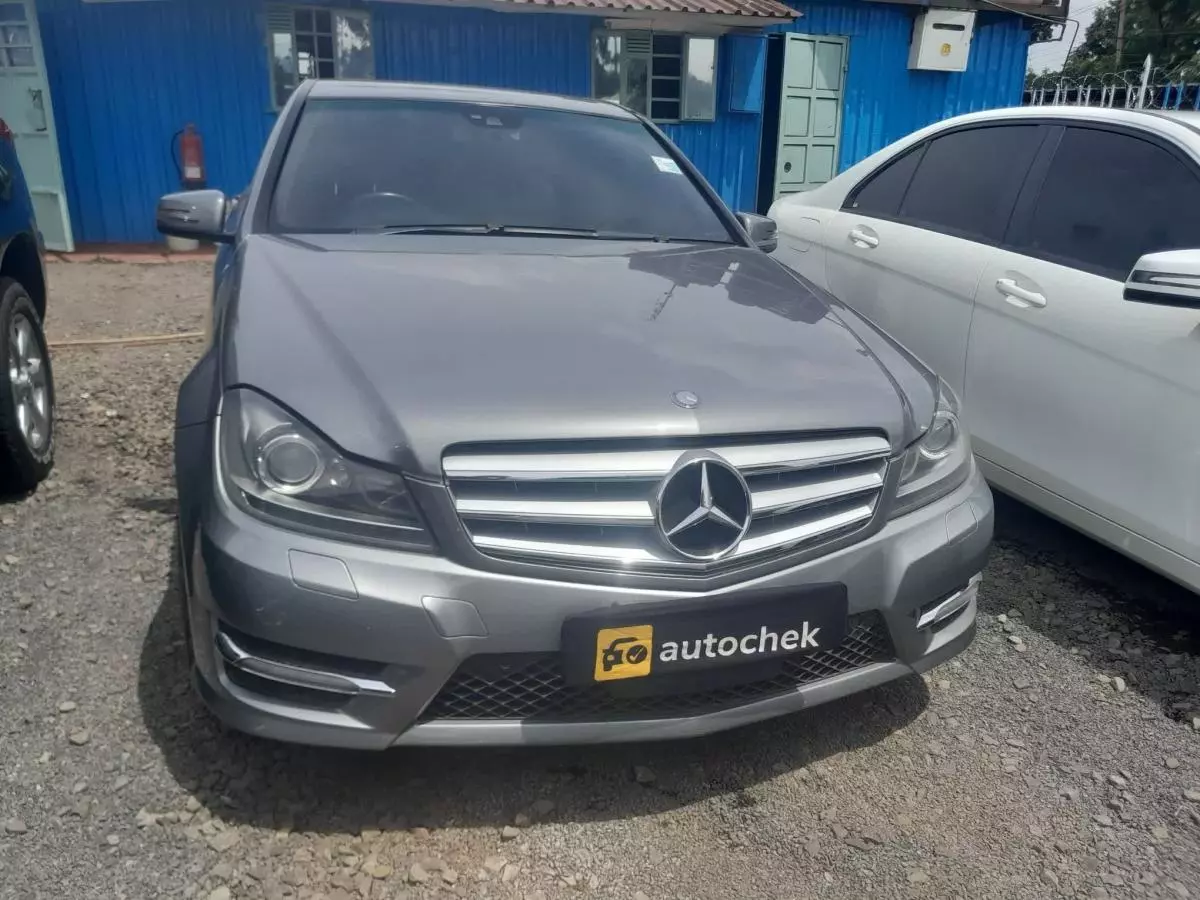 Mercedes-Benz C200   - 2012