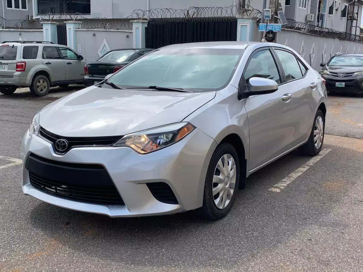 Toyota Corolla   - 2015