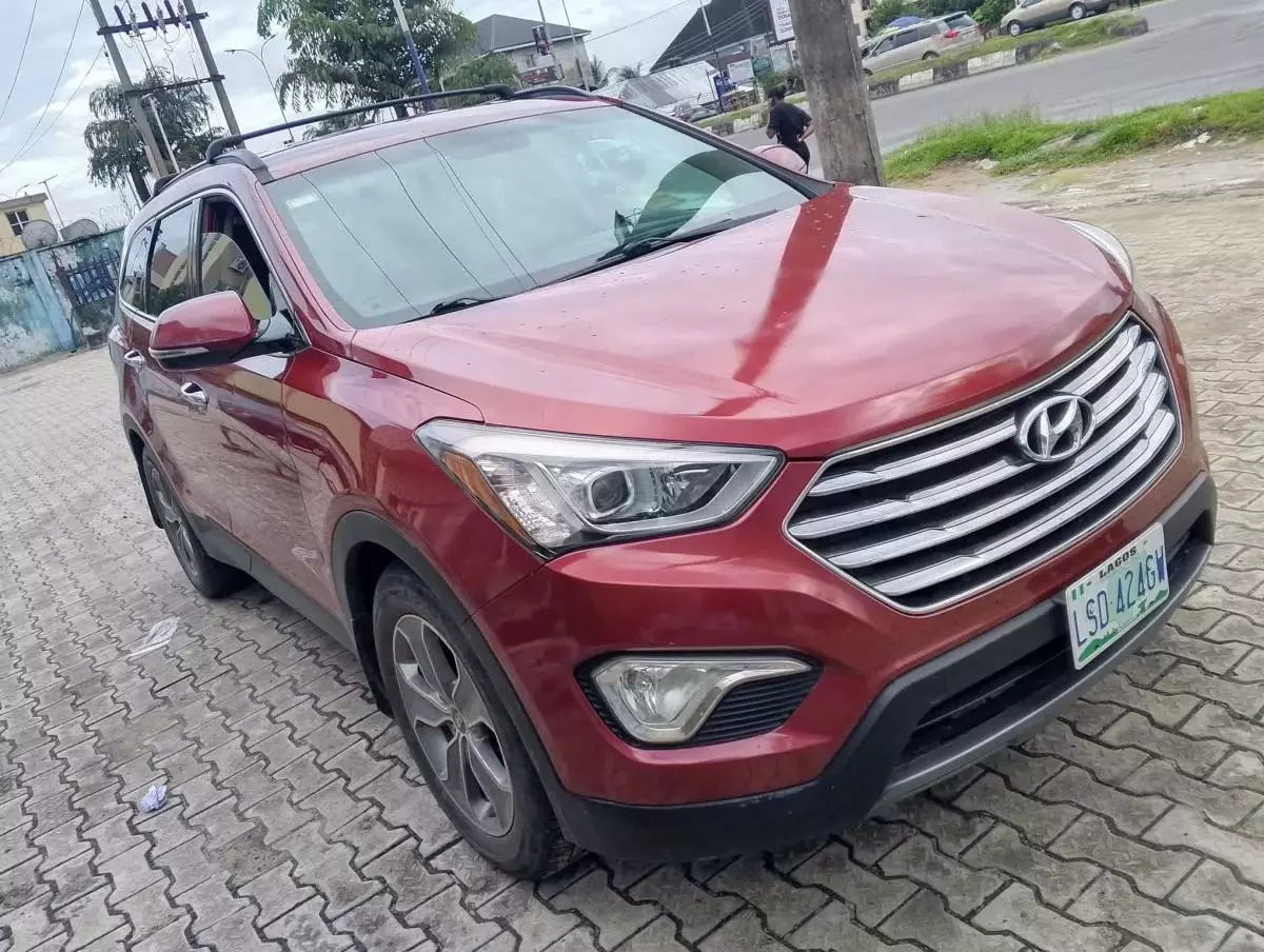 Hyundai Santa Fe   - 2014