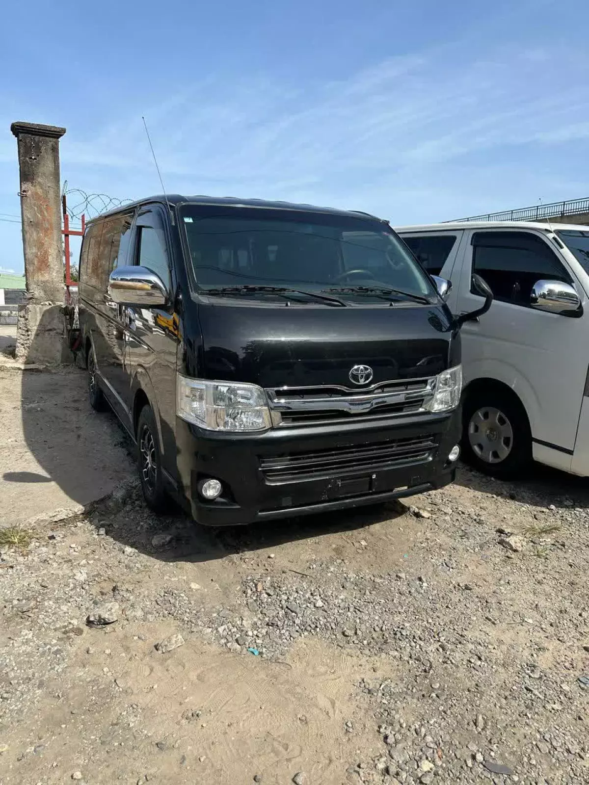 Toyota Hiace   - 2013