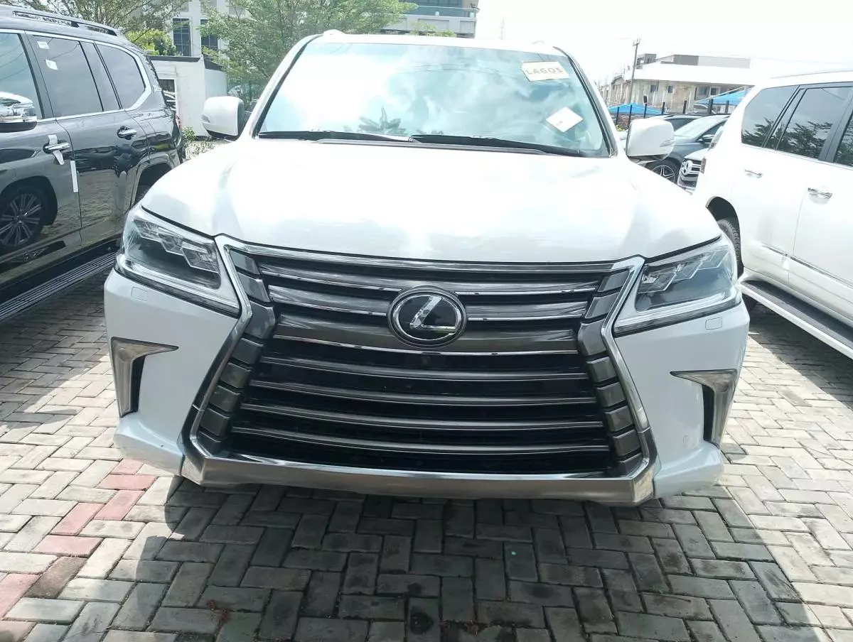 Lexus LX 570   - 2016