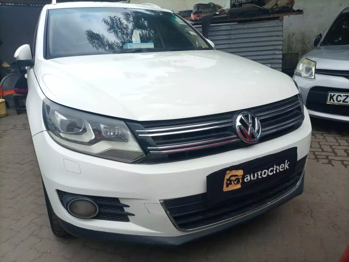 Volkswagen Tiguan - 2012