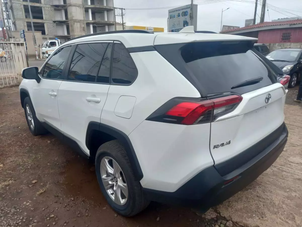 Toyota RAV 4   - 2020