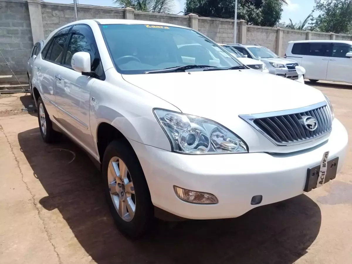 Toyota Harrier   - 2011