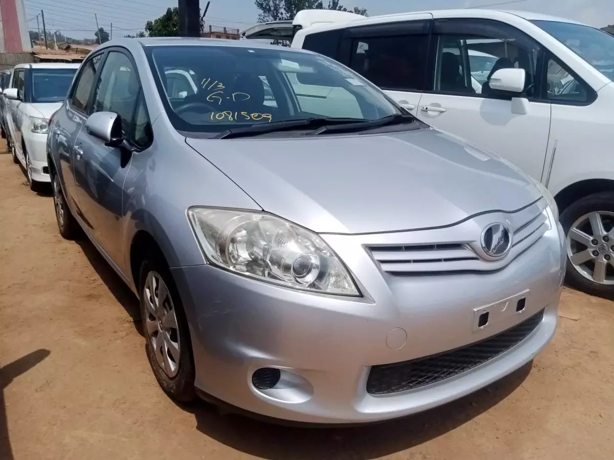 Toyota Auris   - 2010