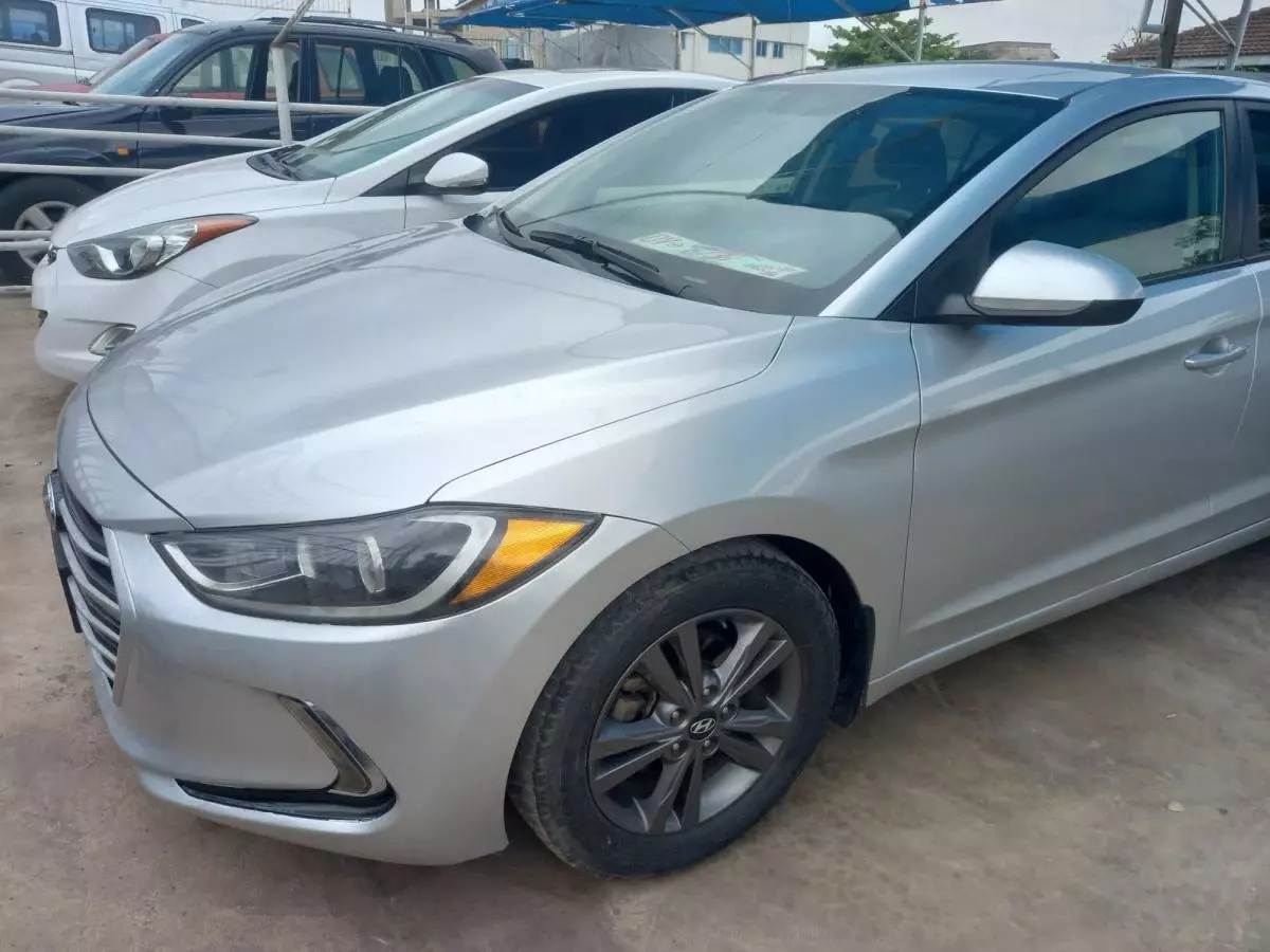 Hyundai Elantra   - 2018