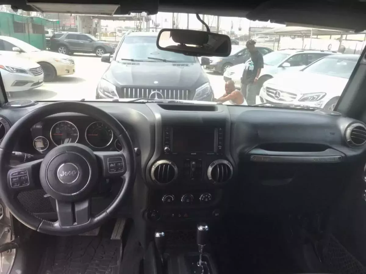 Jeep Wrangler   - 2016