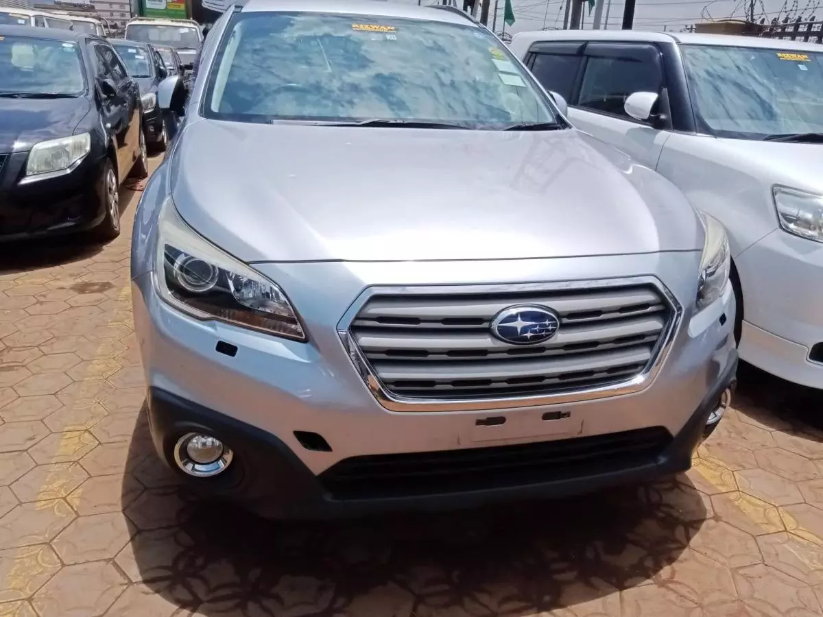 Subaru Outback   - 2015