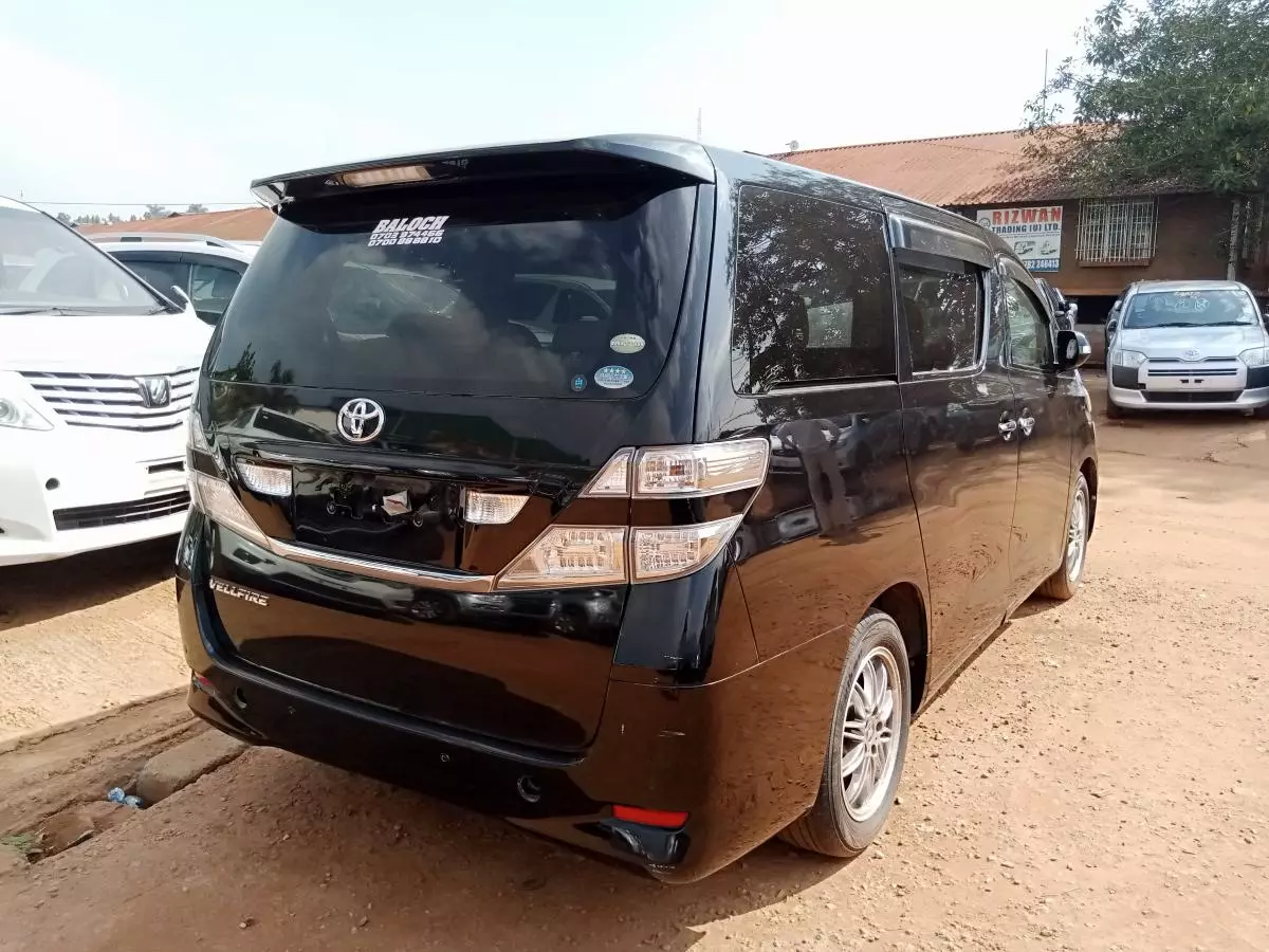 Toyota Vellfire    - 2011