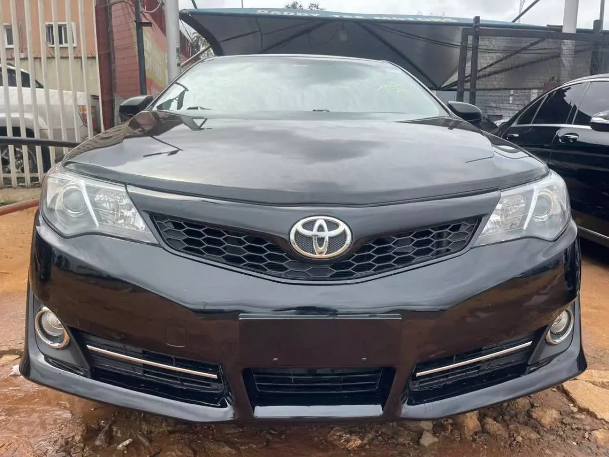 Toyota Camry   - 2013