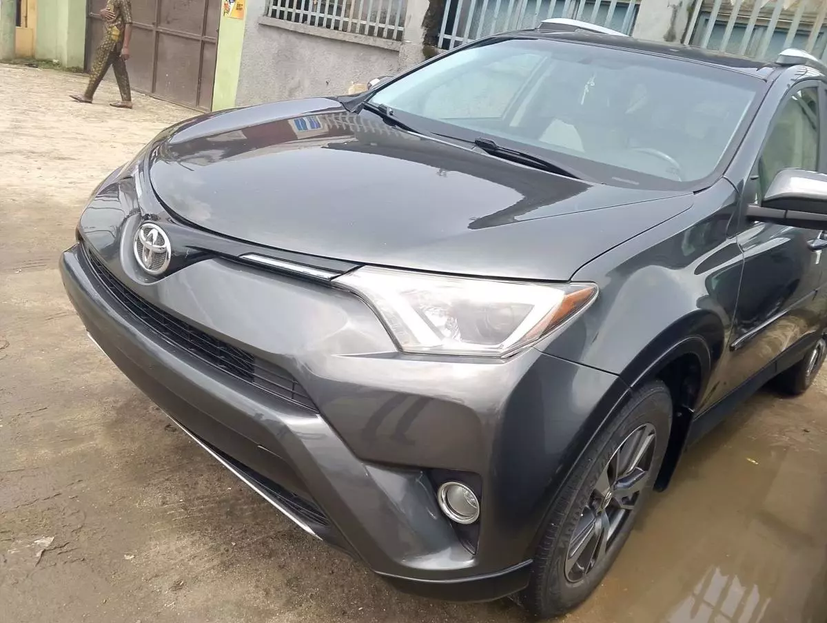 Toyota RAV 4   - 2016