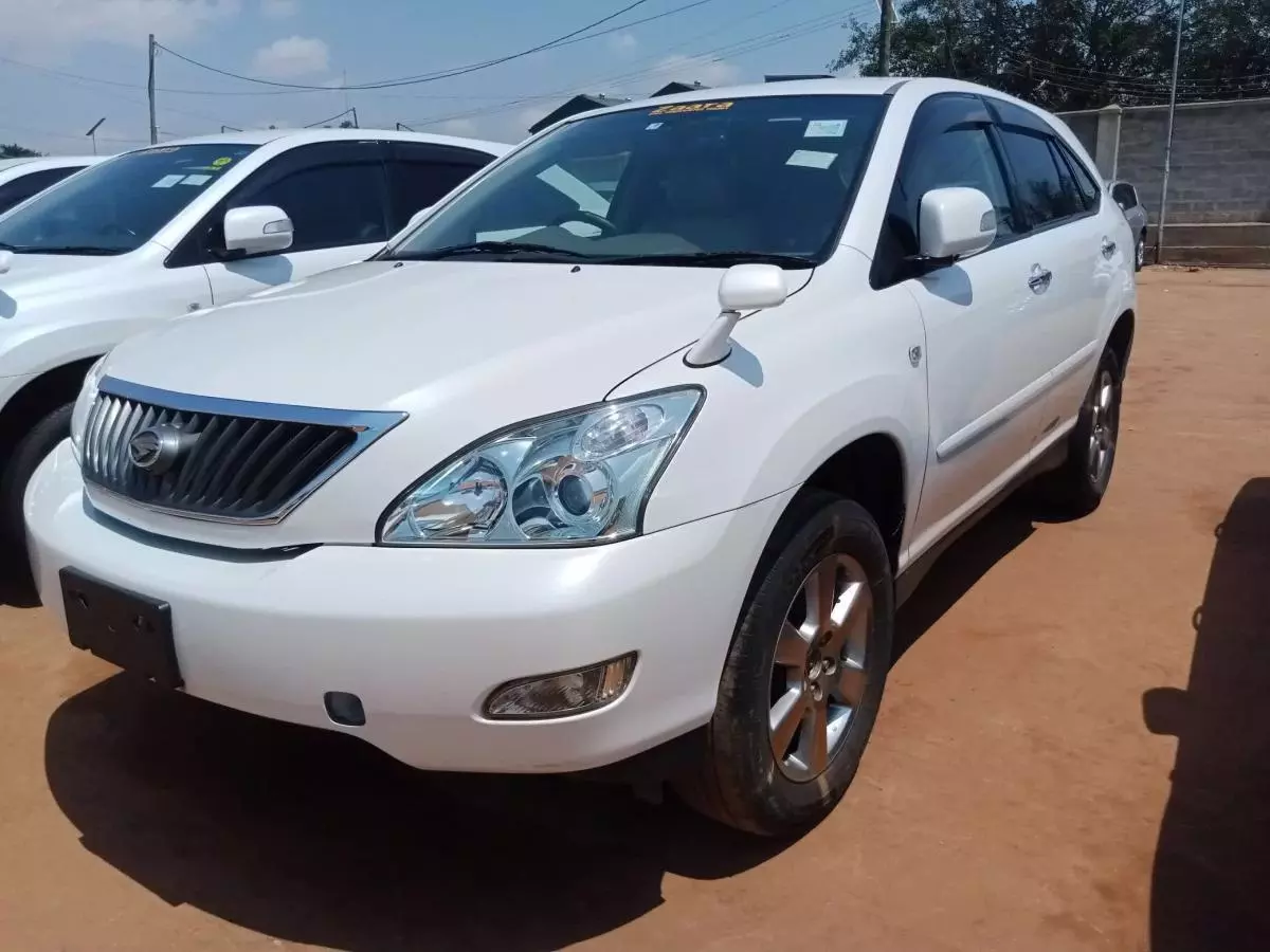 Toyota Harrier   - 2011