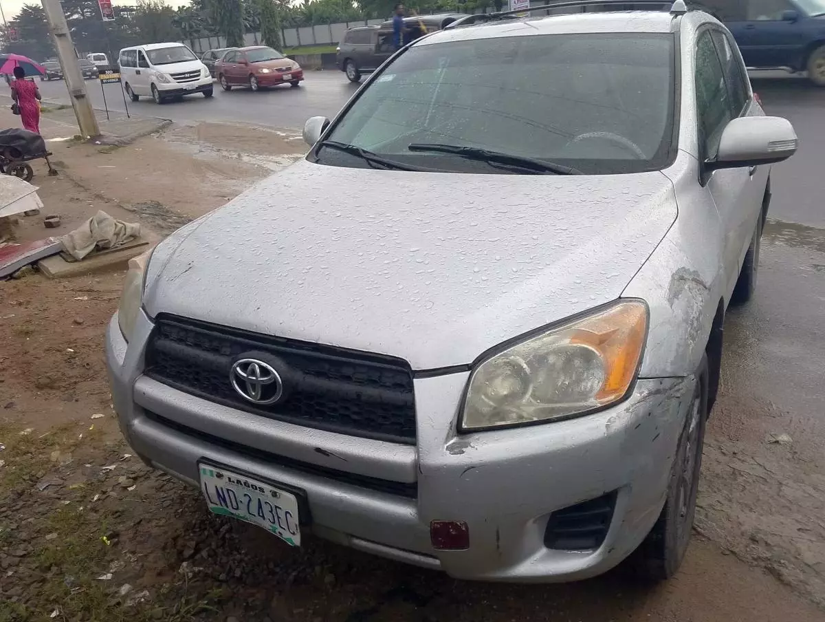 Toyota Rav4   - 2009