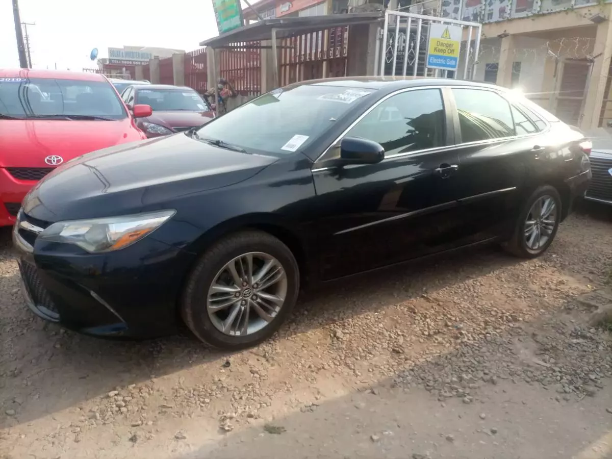 Toyota Camry - 2015