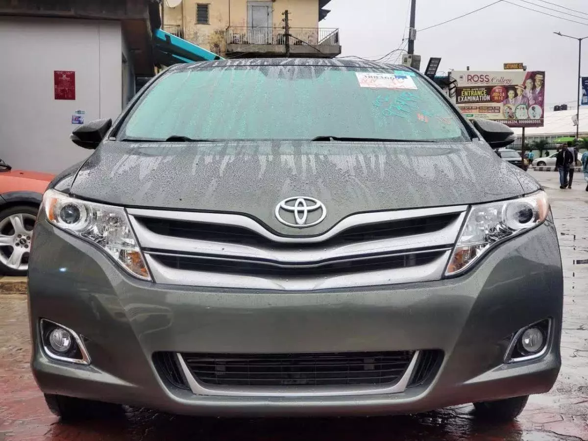 Toyota Venza   - 2014