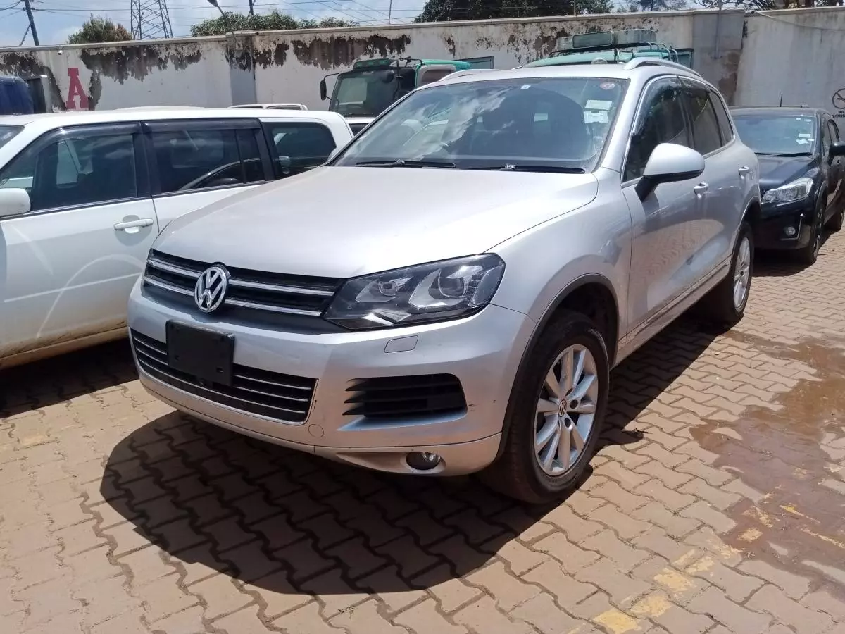 Volkswagen Touareg   - 2011