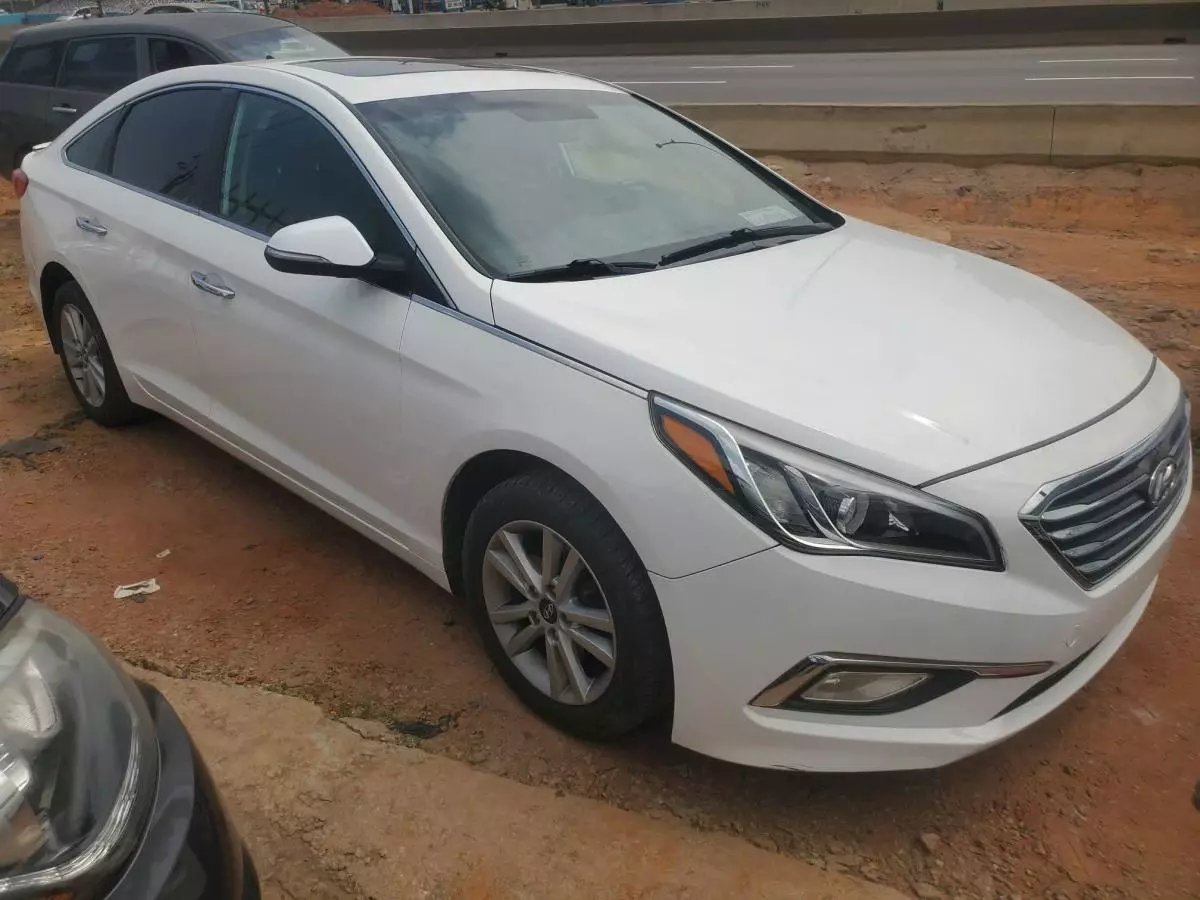 Hyundai Sonata   - 2016