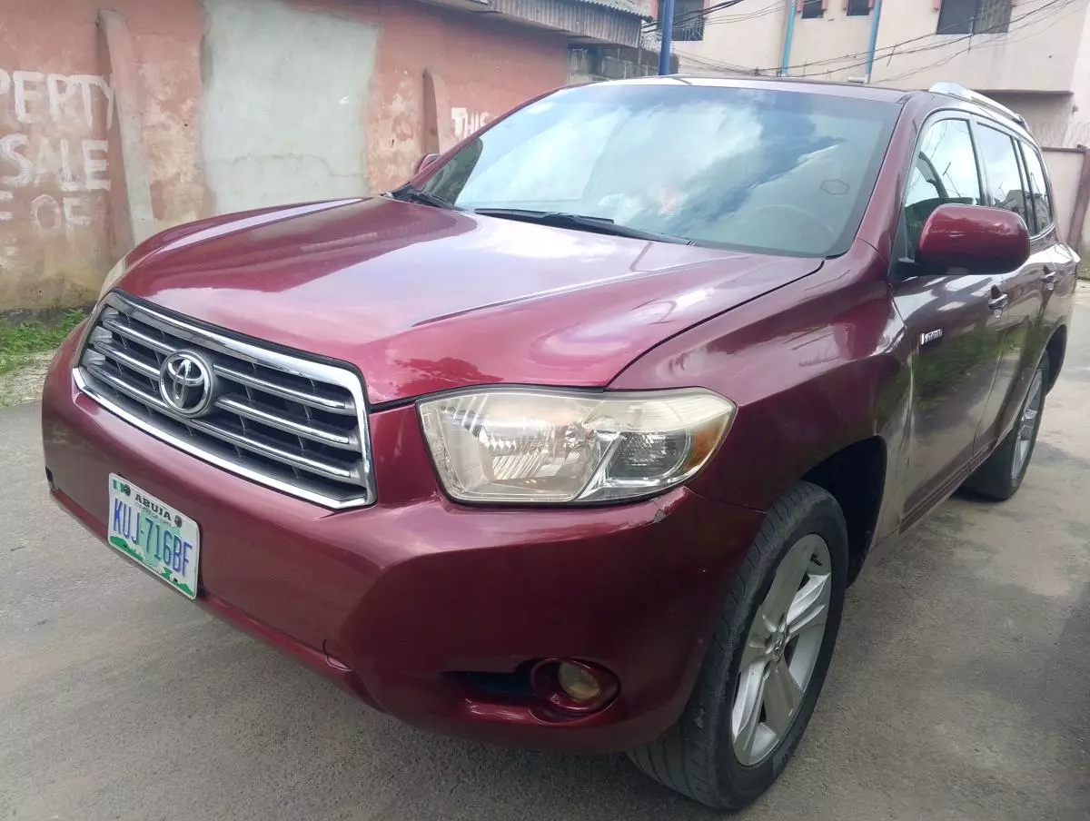 Toyota Highlander   - 2010