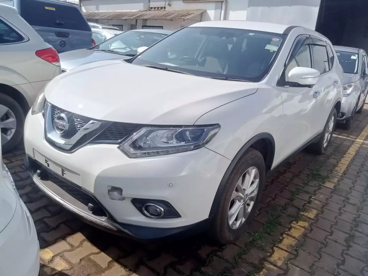 Nissan X-Trail   - 2016