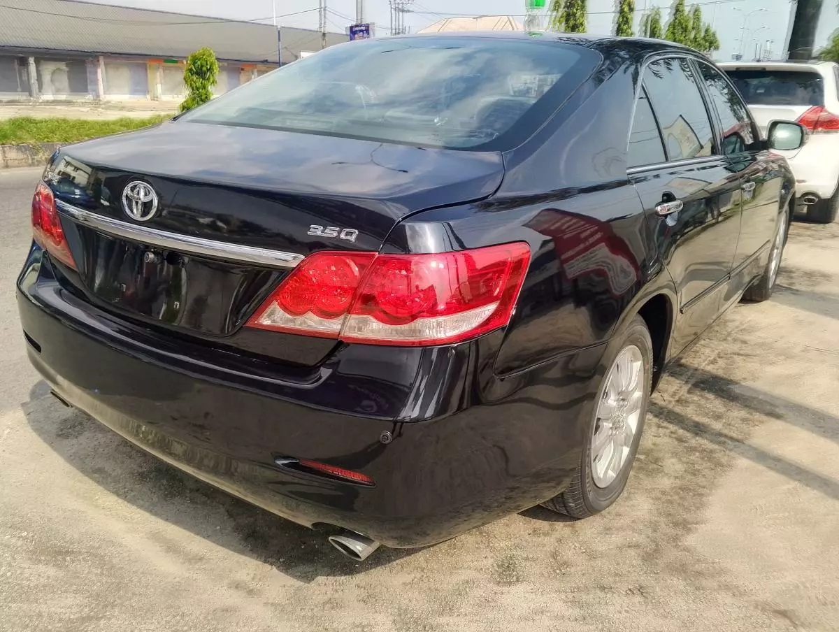 Toyota Camry   - 2012