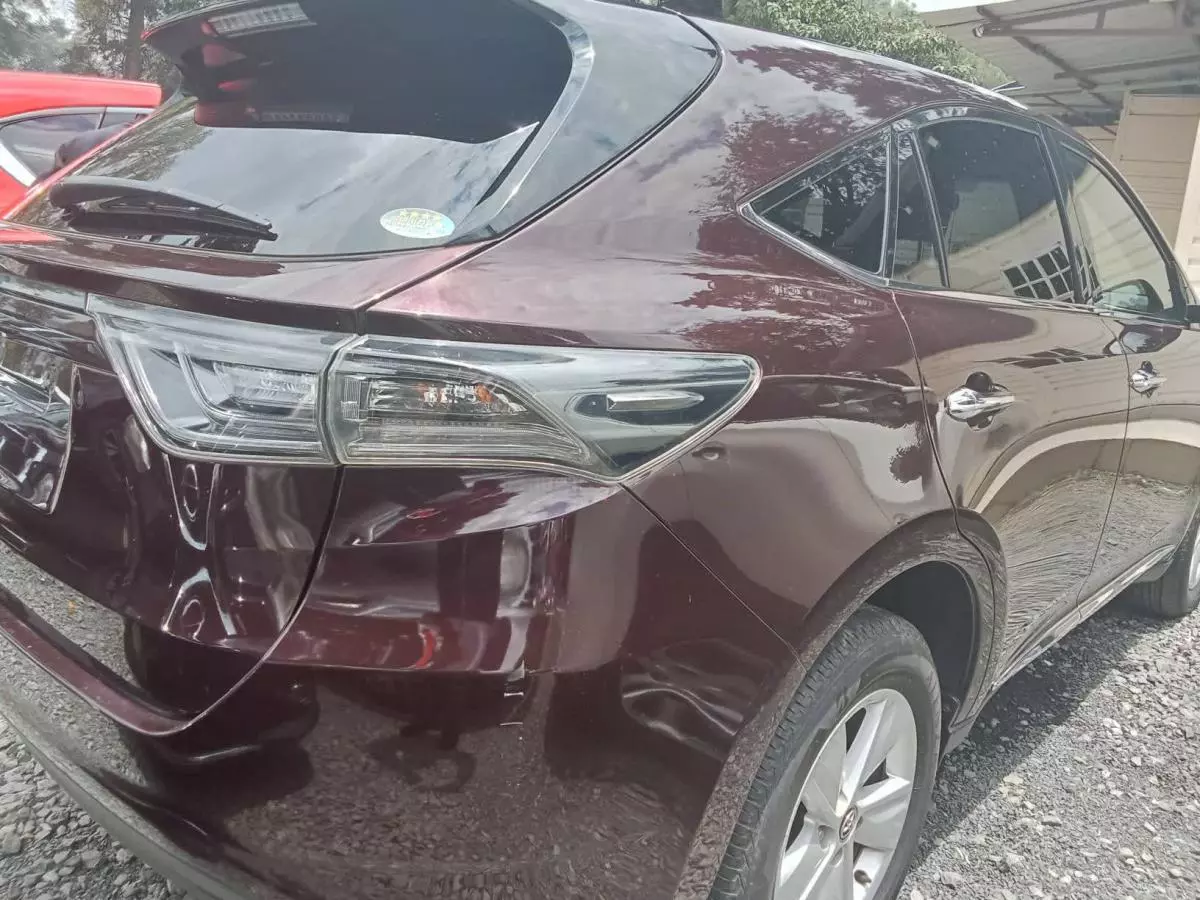 Toyota Harrier   - 2016