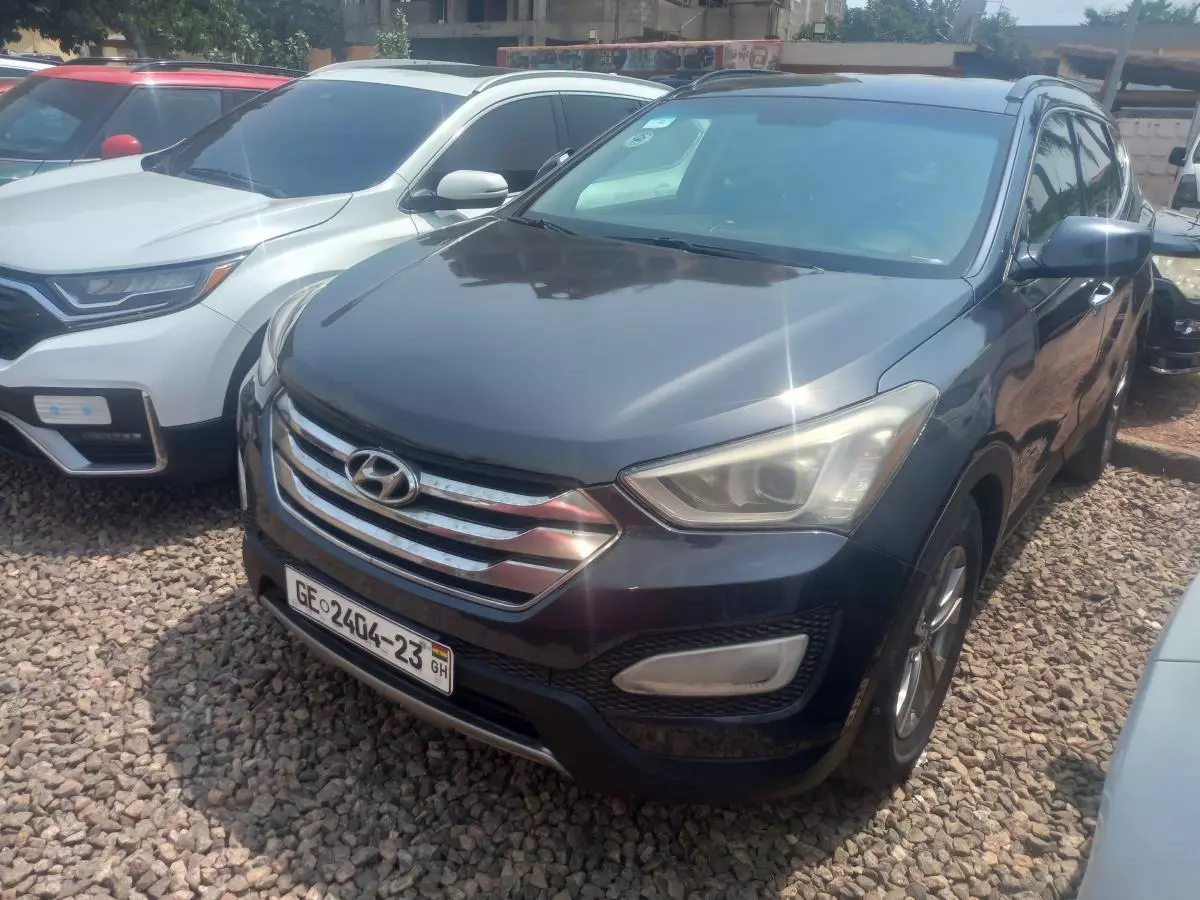 Hyundai Santa Fe   - 2016