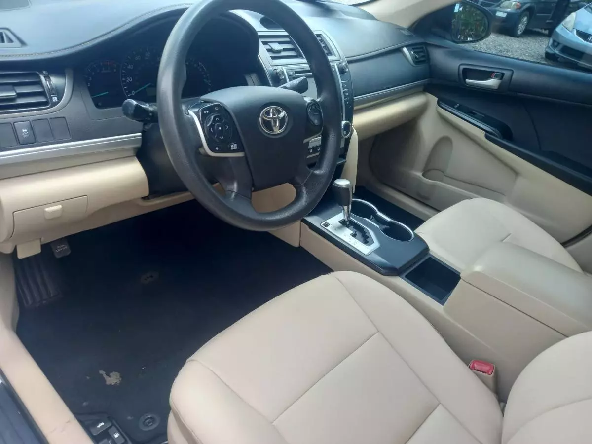 Toyota Camry   - 2014