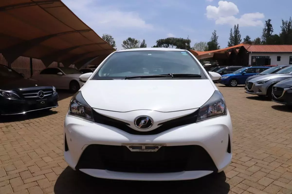 Toyota Vitz   - 2016