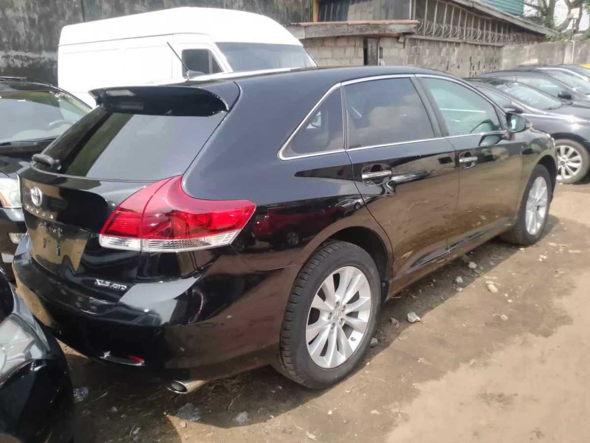 Toyota Venza   - 2013