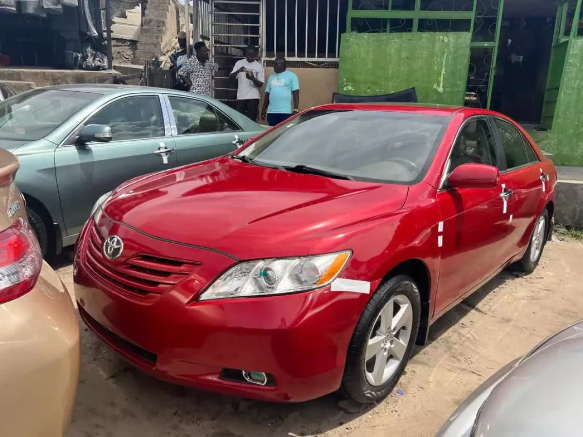 Toyota Camry   - 2009