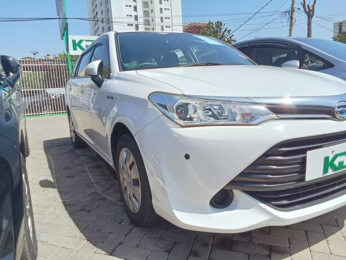 Toyota Fielder hybrid    - 2017