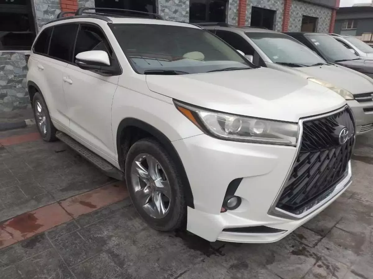 Toyota Highlander   - 2014