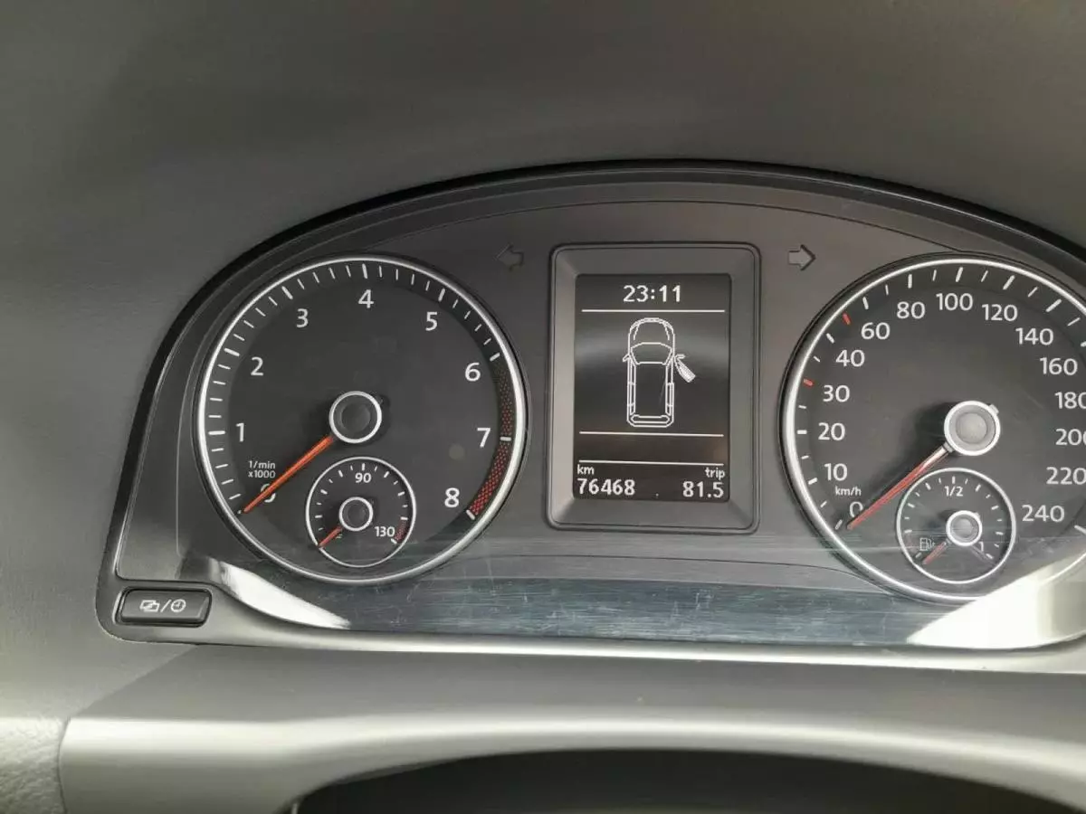 Volkswagen Touran   - 2016