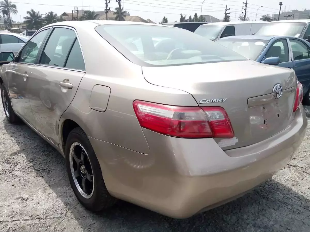 Toyota Camry   - 2008