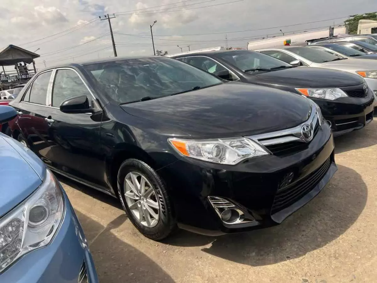 Toyota Camry   - 2012