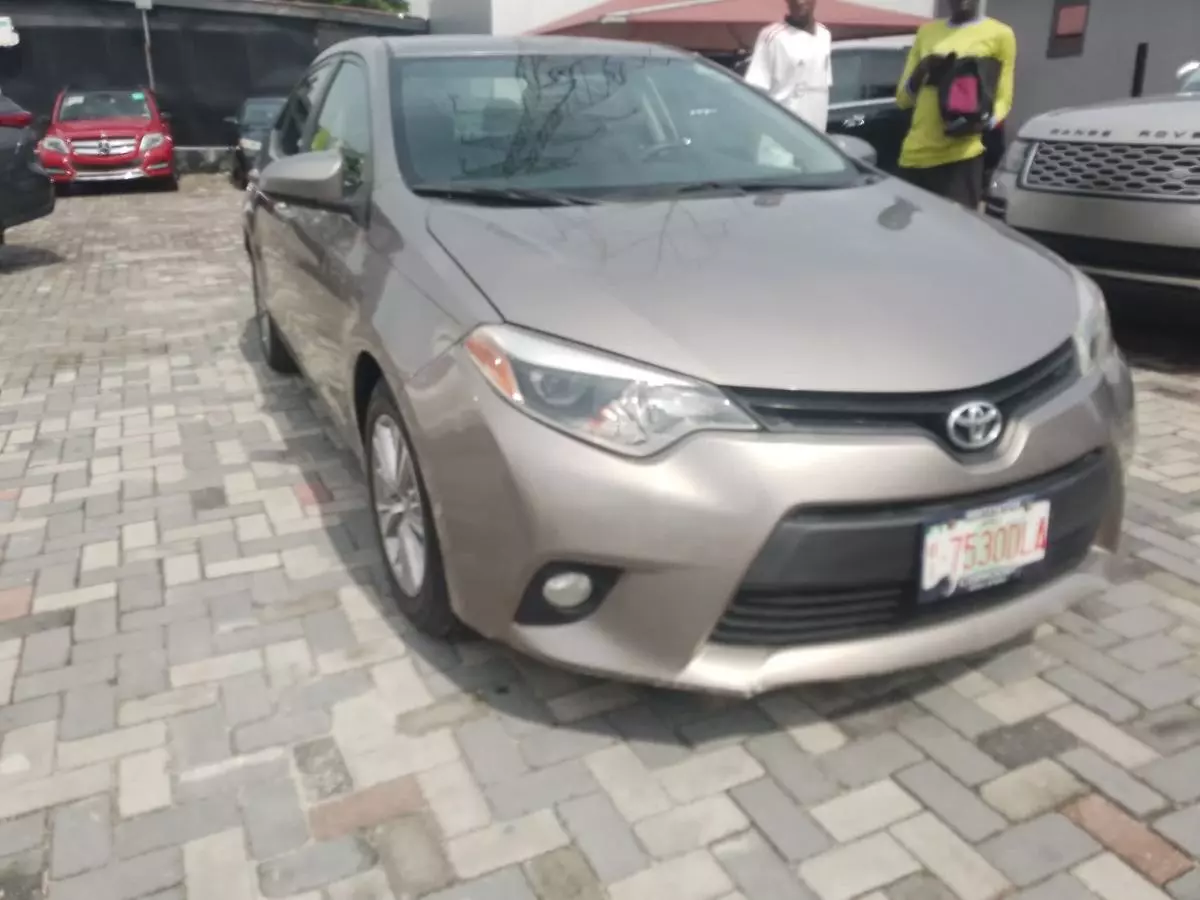 Toyota Corolla   - 2014