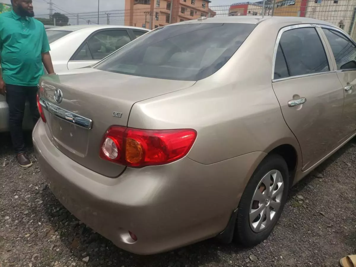 Toyota Corolla - 2010