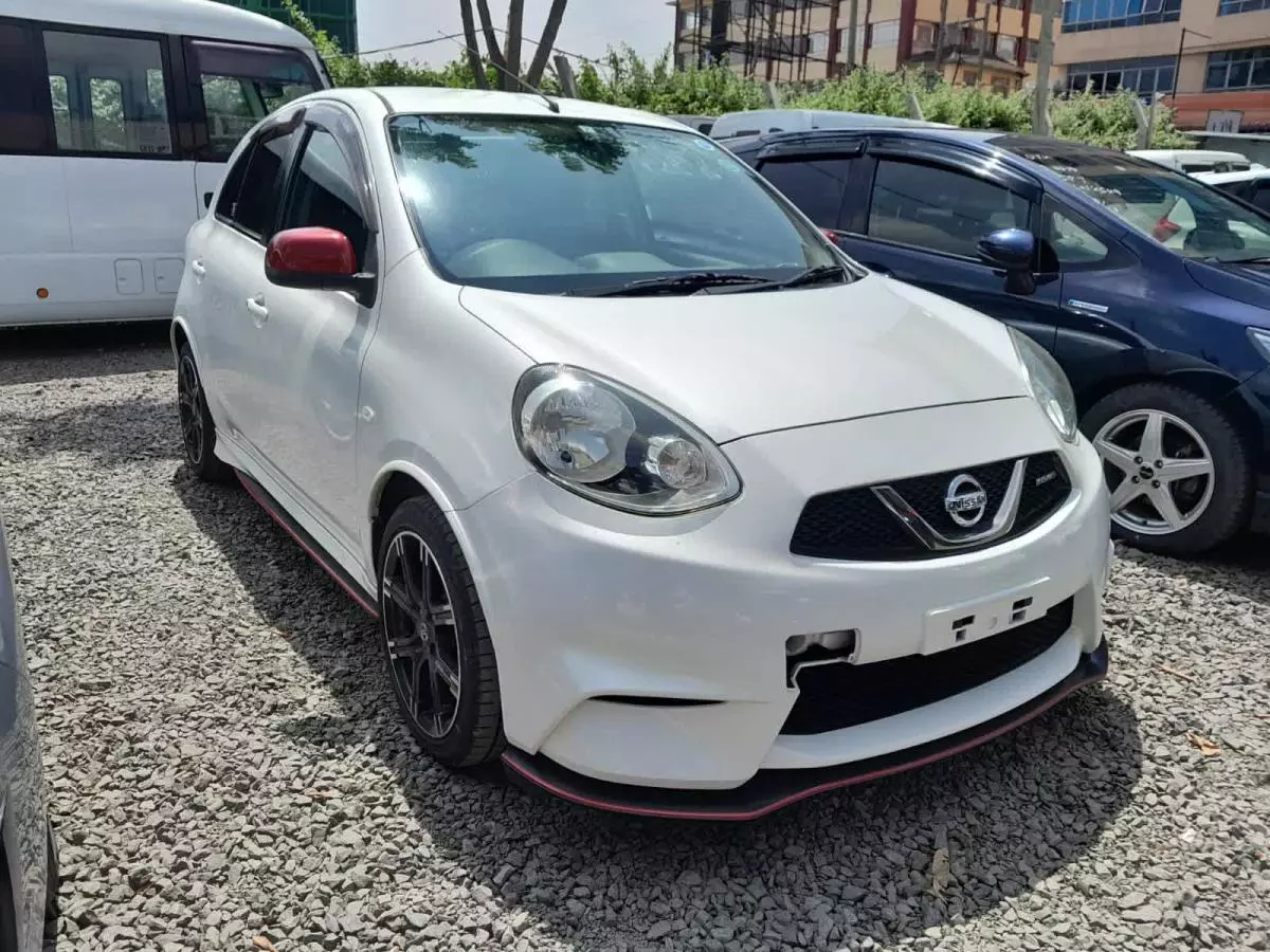 Nissan March - 2015