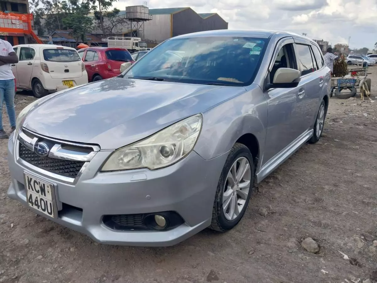 Subaru Legacy    - 2012