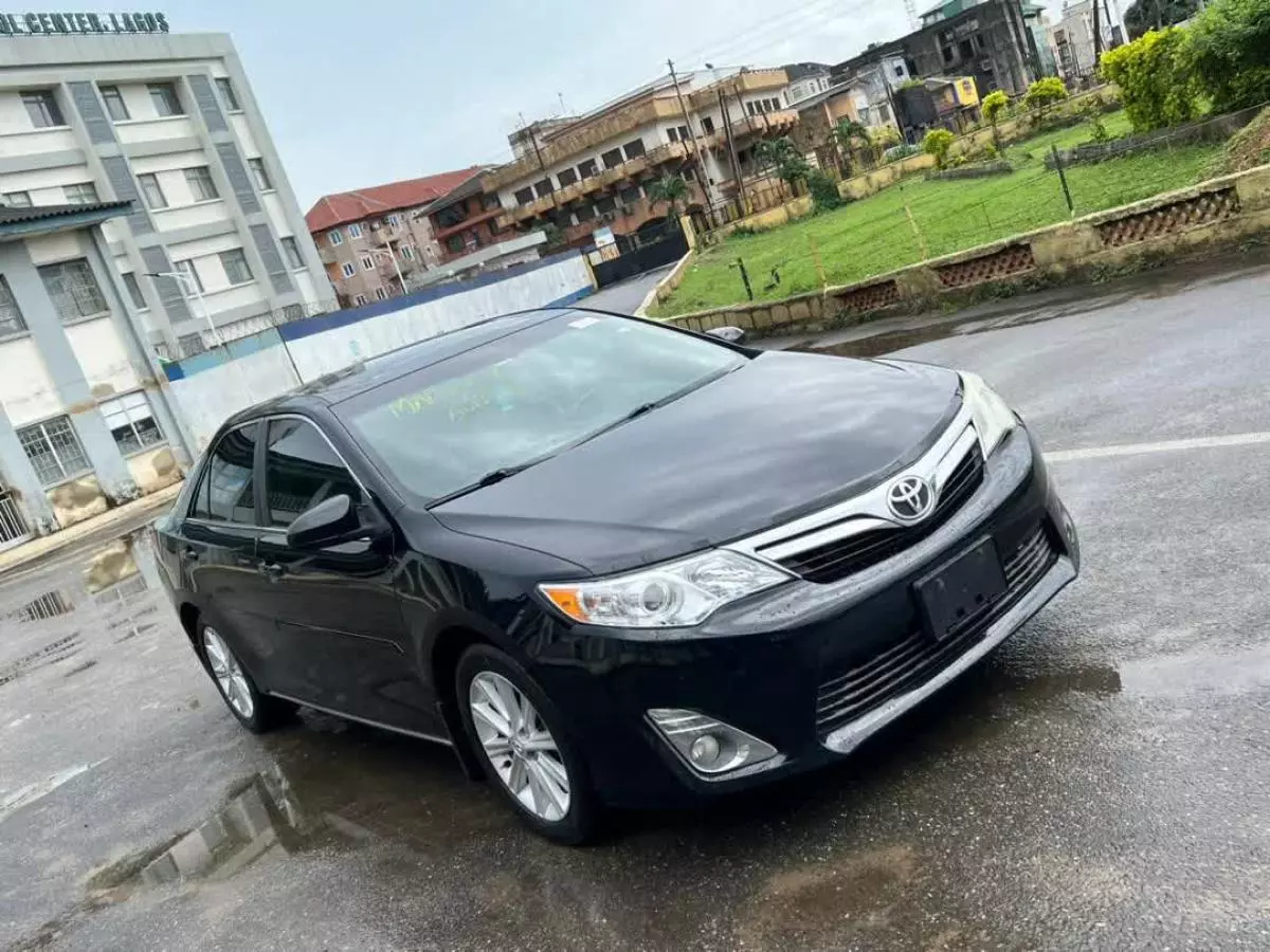 Toyota Camry   - 2012