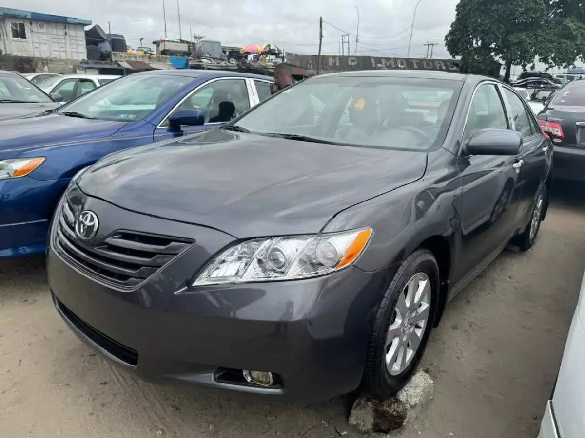 Toyota Camry   - 2007