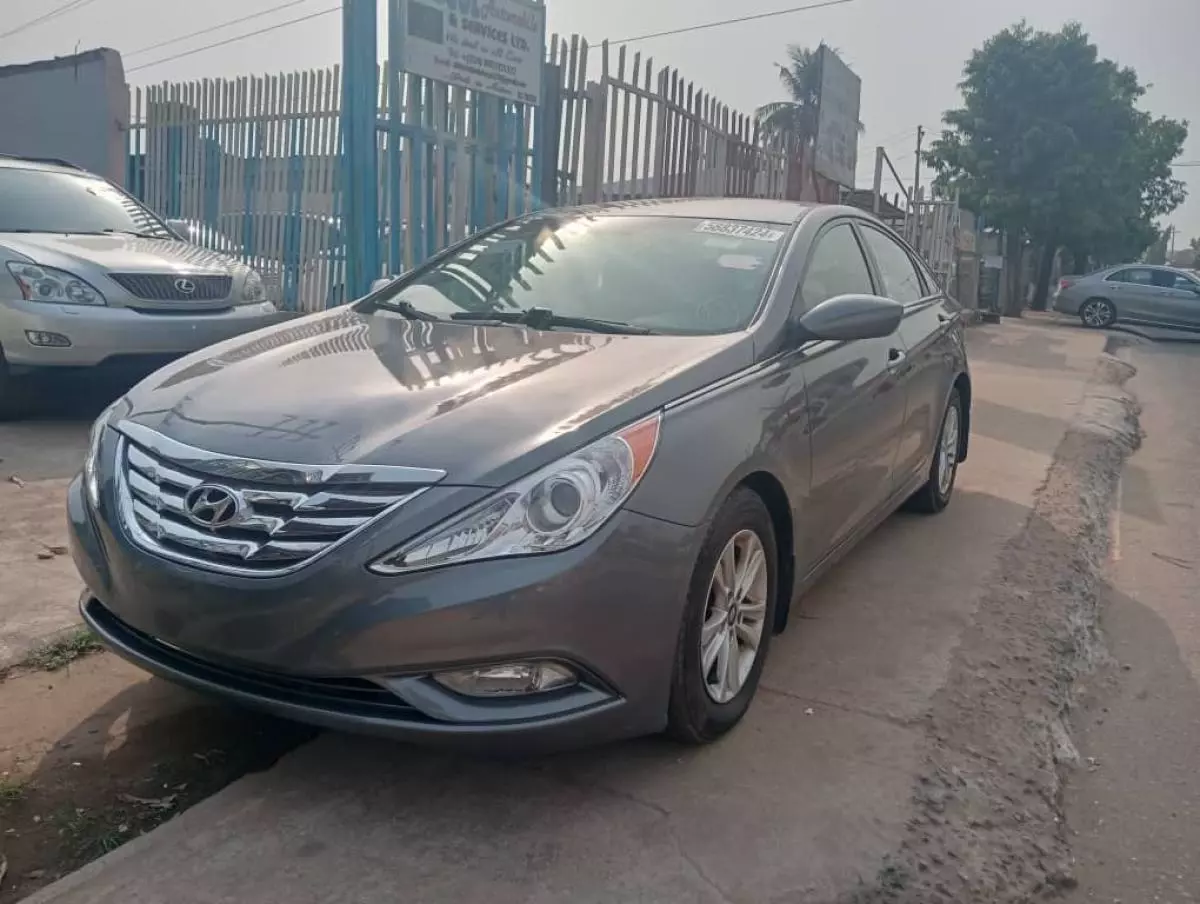 Hyundai Sonata   - 2013