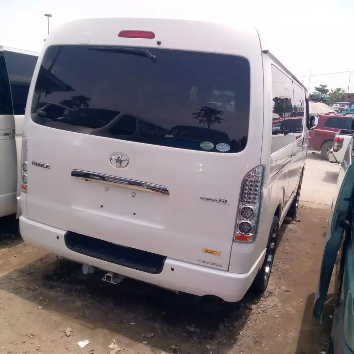 Toyota Hiace   - 2013