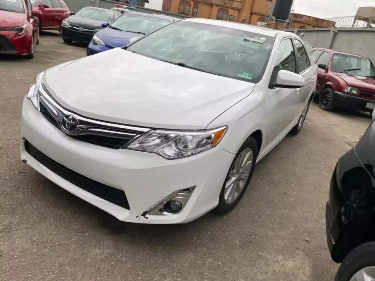 Toyota Camry   - 2012