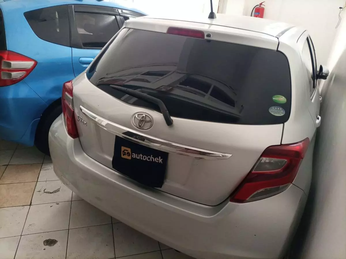 Toyota Vitz - 2014