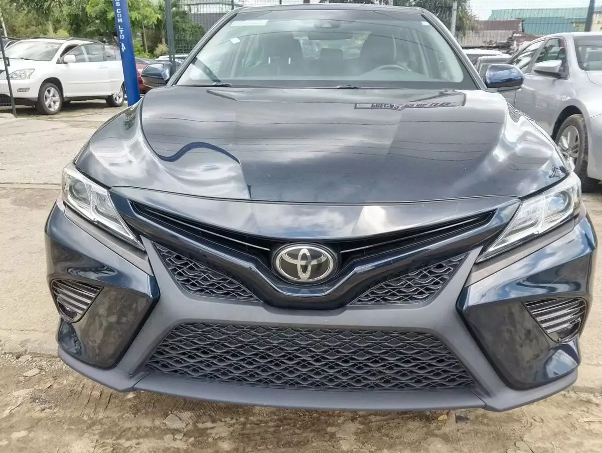 Toyota Camry   - 2019